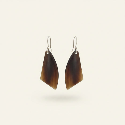 Boucles d'Oreilles Géométriques en Corne Naturelle Vivi | Bijou Artisanal Madagascar – Mahay Paris