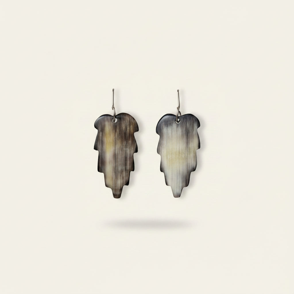 Boucles d'Oreilles  Écrin, Feuille en Corne Naturelle| Bijou Artisanal Madagascar – Mahay Paris